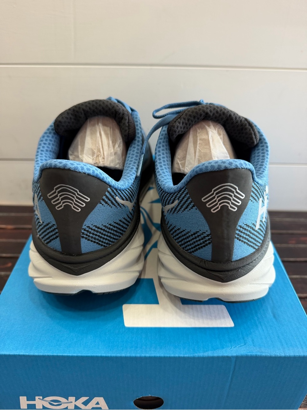 Mens Hoka Clifton 9 GTX - Picture 3 of 5